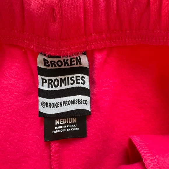 Broken Promises Faceless Pink Rhinestone Skull Hoodie & Shorts Set Size Medium - Picture 9 of 13